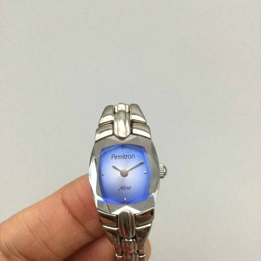 Armitron Womens Watch 17mm Blue Dial Faceted Crystal New Battery 7.25